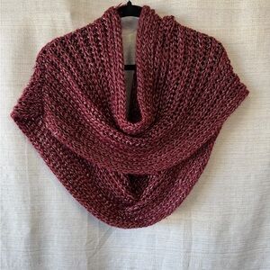 Elegant Burgundy Knit Scarf